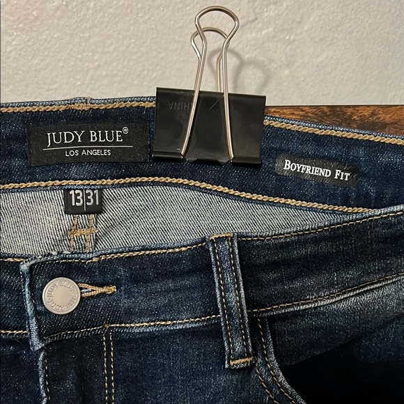 Judy Blue Boyfriend Blue Jeans Distressed Casual - Picture 2 of 2